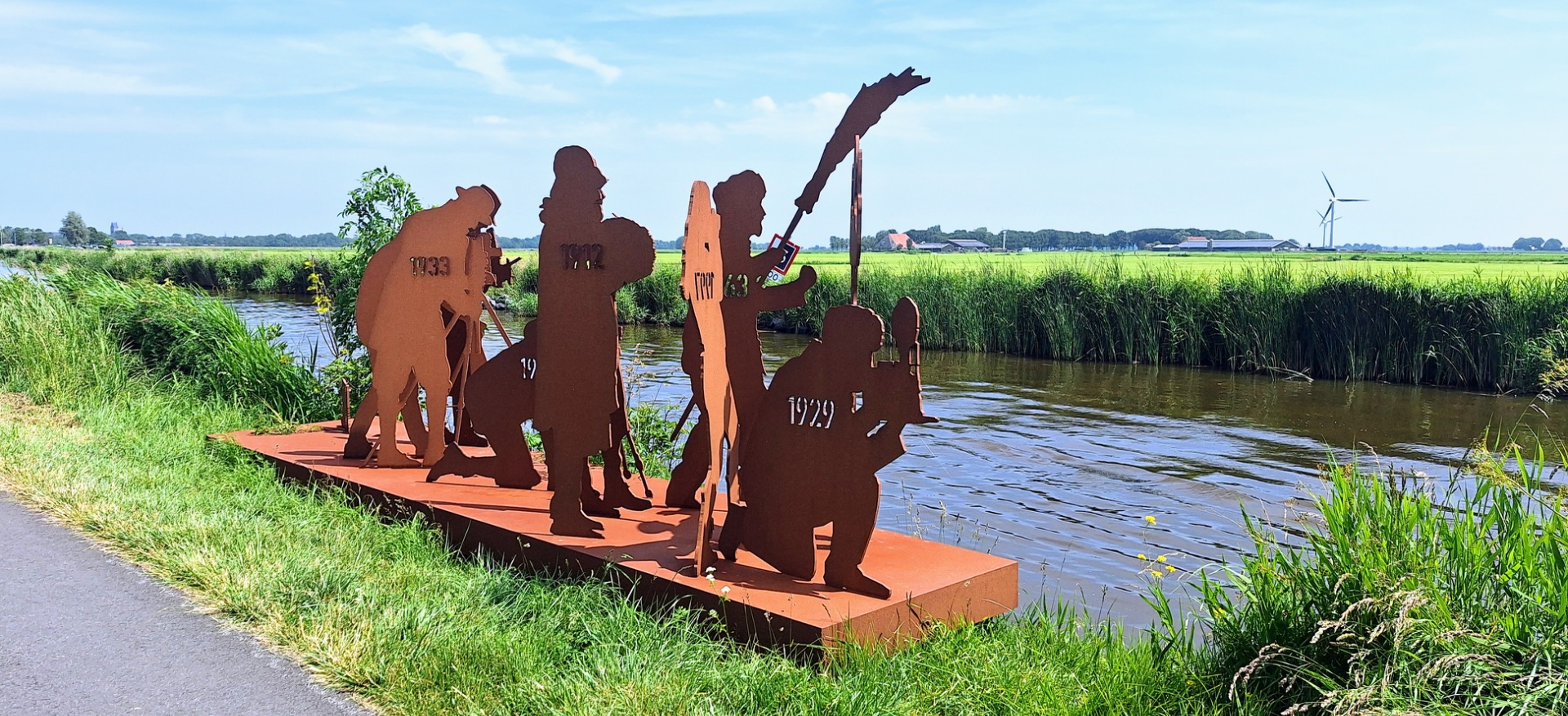 Het Elfstedenbeeld halverwege de Elfstedentocht